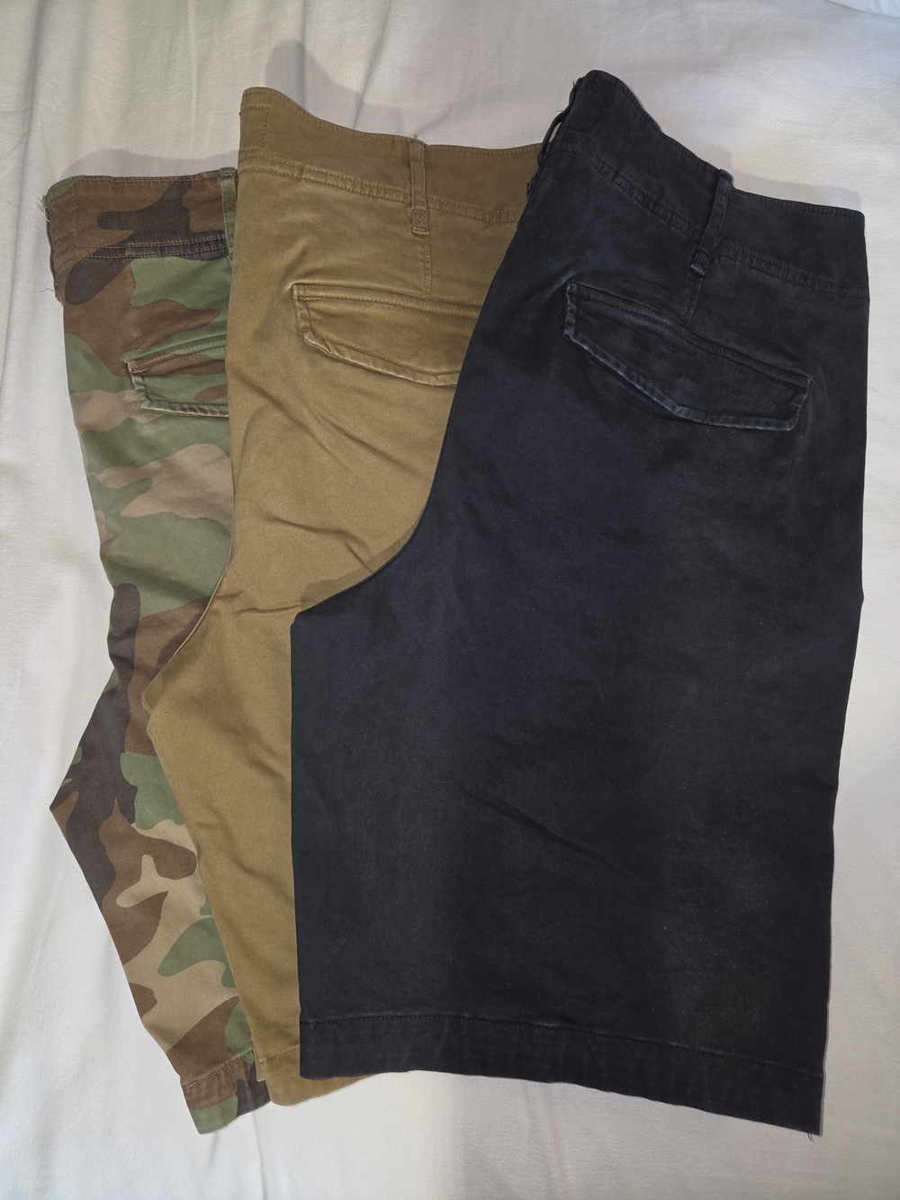 Abercrombie & Fitch - 3 Pair Of MEN'S Shorts. Cargo Style.